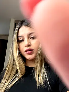 lunablossom  online show from 14, 9, 2025