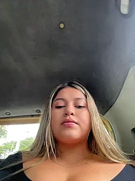 Snapshot of lunablossom_ chatting on 18, 7, 2026 lunablossom online show from 18, 7, 2026