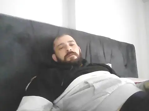 NiiiRvaNaa online show from 13, 11, 2025