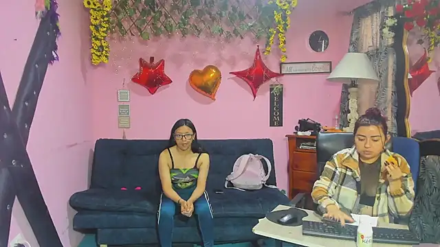 lesbiancuple online show from 24, 3, 2026