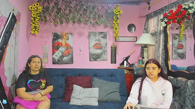 lesbiancuple online show from 24, 4, 2026