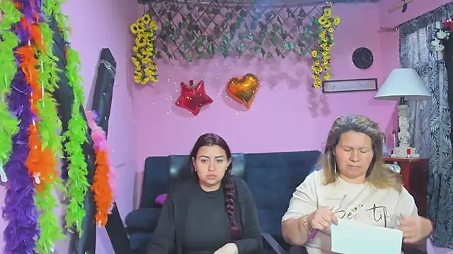 lesbiancuple online show from 25, 2, 2026