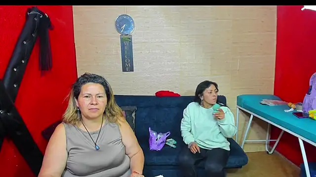 lesbiancuple online show from 28, 10, 2025