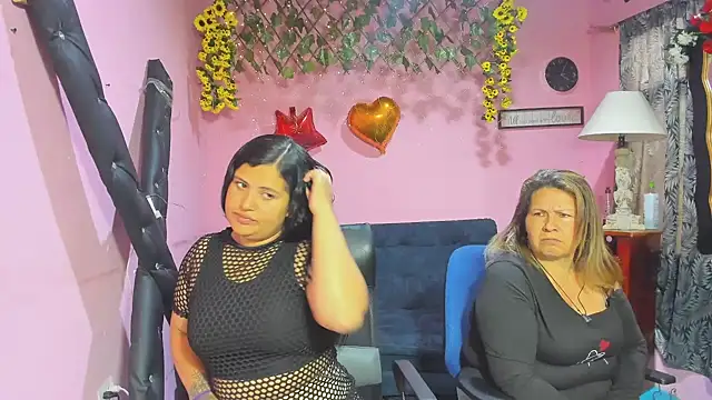 lesbiancuple online show from 24, 2, 2026