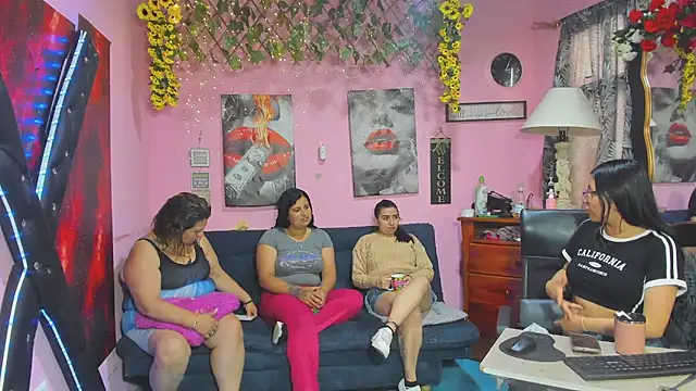 lesbiancuple online show from 8, 4, 2026
