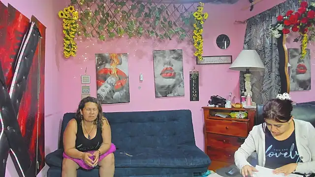 lesbiancuple online show from 14, 4, 2026