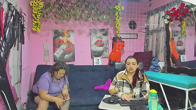 lesbiancuple online show from 19, 5, 2026