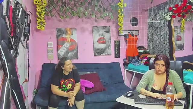 lesbiancuple online show from 13, 5, 2026