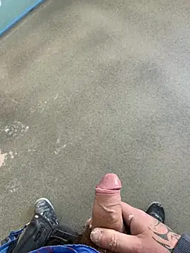 Snapshot of RenaudS-02 chatting on 6, 12, 2024 RenaudS-02 online show from 6, 12, 2024