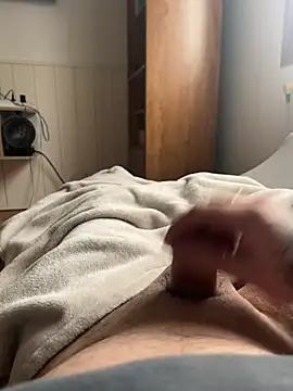 Snapshot of RenaudS-02 chatting on 7, 2, 2025 RenaudS-02 online show from 7, 2, 2025