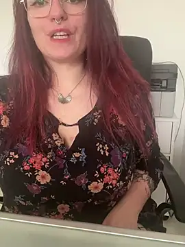 Snapshot of LunaMoongirl chatting on 24, 2, 2025 LunaMoongirl online show from 24, 2, 2025