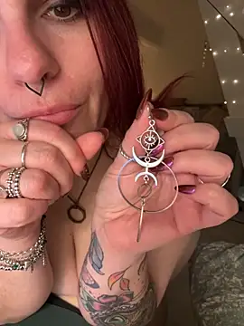 Snapshot of LunaMoongirl chatting on 17, 10, 2025 LunaMoongirl online show from 17, 10, 2025