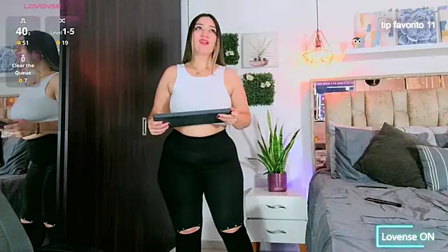 Dulce Morrys online show from 11, 6, 2026