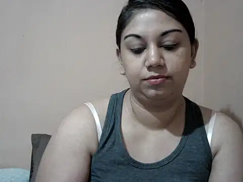 Snapshot of bellachow10 chatting on 5, 5, 2026 bellachow10 online show from 5, 5, 2026