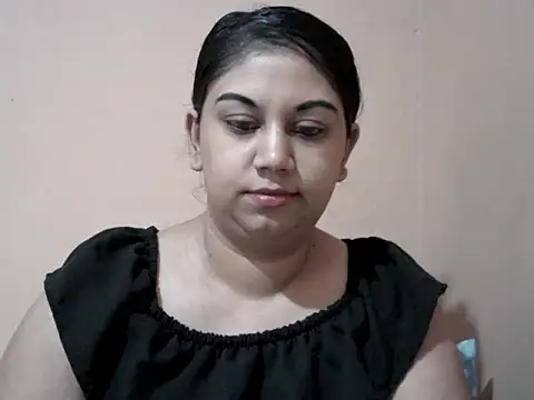 Snapshot of bellachow10 chatting on 12, 6, 2026 bellachow10 online show from 12, 6, 2026