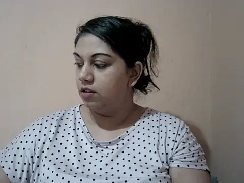 Snapshot of bellachow10 chatting on 23, 6, 2026 bellachow10 online show from 23, 6, 2026