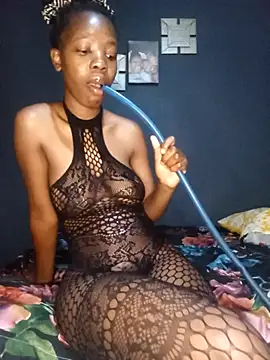 Snapshot of SheisBlacq chatting on 8, 10, 2025 SheisBlacq online show from 8, 10, 2025