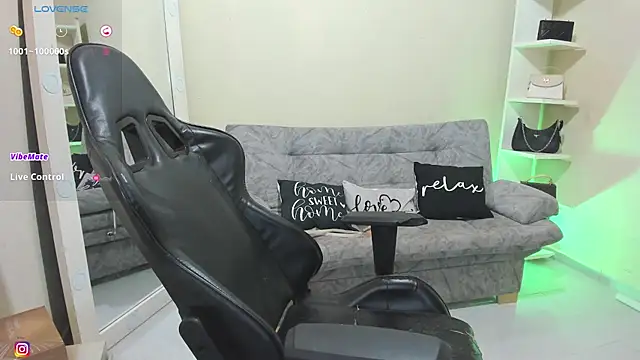 Snapshot of candy_alicee chatting on 15, 5, 2026 candy alicee online show from 15, 5, 2026
