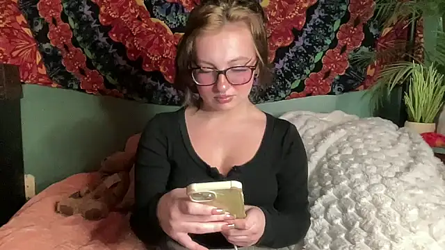 Snapshot of sweetandwet_daddy chatting on 3, 11, 2025 sweetandwet daddy online show from 3, 11, 2025