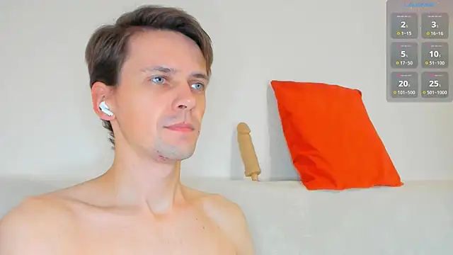 Snapshot of Jasper_Sun chatting on 28, 10, 2025 Jasper Sun online show from 28, 10, 2025