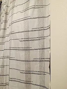 yellowwetfox online show from 6, 3, 2026