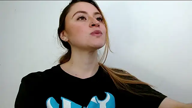 Snapshot of Juls_winter_ chatting on 30, 5, 2026 Juls winter online show from 30, 5, 2026