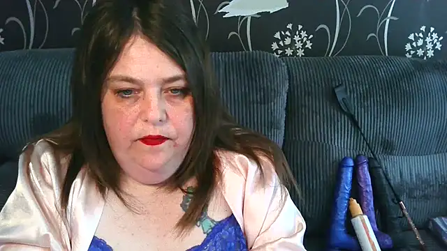 HouseWifeWhore Milf online show from 17, 4, 2026