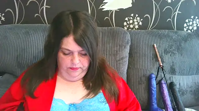 HouseWifeWhore Milf online show from 19, 4, 2026