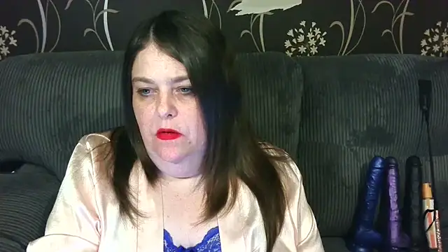 HouseWifeWhore Milf online show from 16, 4, 2026