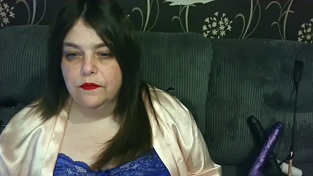 HouseWifeWhore Milf online show from 31, 3, 2026