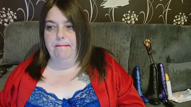 HouseWifeWhore Milf online show from 28, 10, 2025