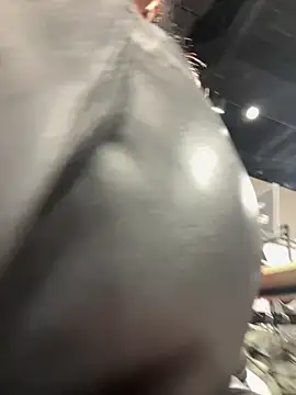 CrazzyChicks online show from 4, 12, 2025