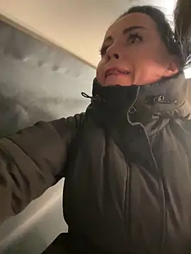 CrazzyChicks online show from 12, 2, 2026