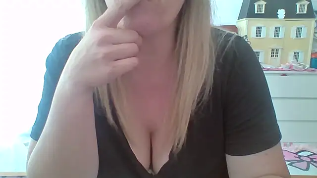 Snapshot of BondageGirl35 chatting on 2, 6, 2026 BondageGirl35 online show from 2, 6, 2026