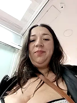 isabella rossse online show from 19, 2, 2025