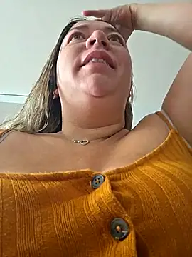 isabella rossse online show from 22, 10, 2025