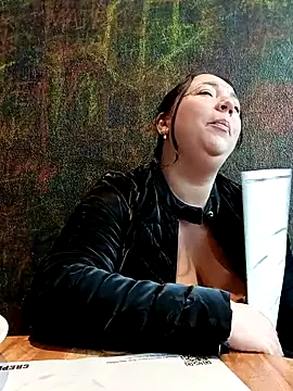 isabella rossse online show from 6, 3, 2025