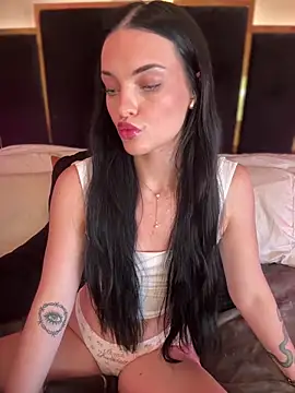 Snapshot of KarissaChantelle chatting on 30, 4, 2026 KarissaChantelle online show from 30, 4, 2026