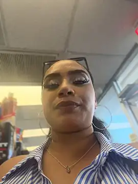 Snapshot of CarmelaAnthony chatting on 7, 7, 2026 CarmelaAnthony online show from 7, 7, 2026