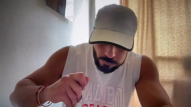 romeolovedark online show from 25, 3, 2026