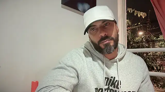 Snapshot of romeolovedark chatting on 21, 11, 2025 romeolovedark online show from 21, 11, 2025