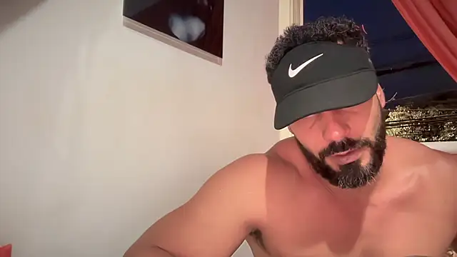 Snapshot of romeolovedark chatting on 4, 11, 2025 romeolovedark online show from 4, 11, 2025