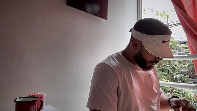 Snapshot of romeolovedark chatting on 6, 11, 2025 romeolovedark online show from 6, 11, 2025