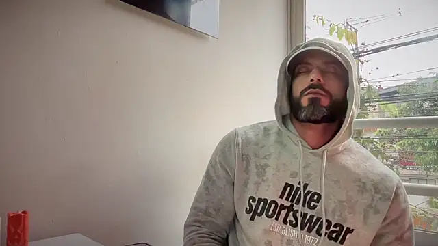 Snapshot of romeolovedark chatting on 5, 11, 2025 romeolovedark online show from 5, 11, 2025