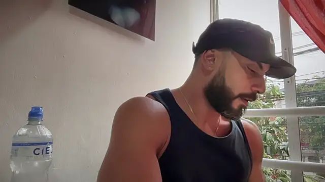 Snapshot of romeolovedark chatting on 28, 10, 2025 romeolovedark online show from 28, 10, 2025