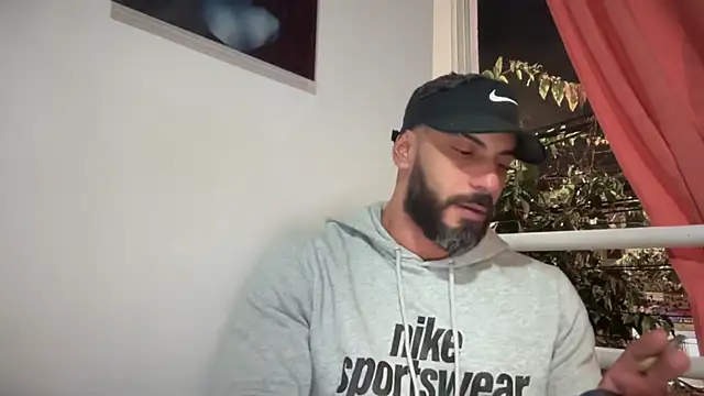 Snapshot of romeolovedark chatting on 10, 10, 2025 romeolovedark online show from 10, 10, 2025