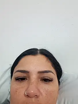 Snapshot of laura_dirtyhot chatting on 10, 12, 2024 laura dirtyhot online show from 10, 12, 2024