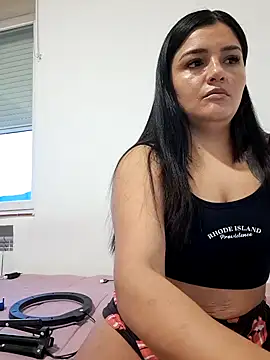 Snapshot of laura_dirtyhot chatting on 9, 1, 2025 laura dirtyhot online show from 9, 1, 2025
