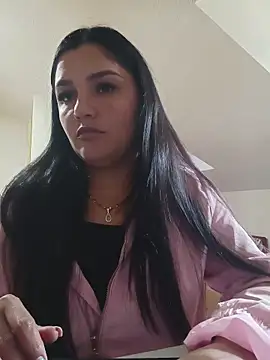Snapshot of laura_dirtyhot chatting on 29, 10, 2025 laura dirtyhot online show from 29, 10, 2025