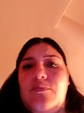 Snapshot of laura_dirtyhot chatting on 14, 11, 2025 laura dirtyhot online show from 14, 11, 2025